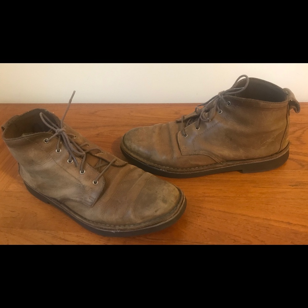 Clarks Men’s Original Bees Wax Mid Desert Boot